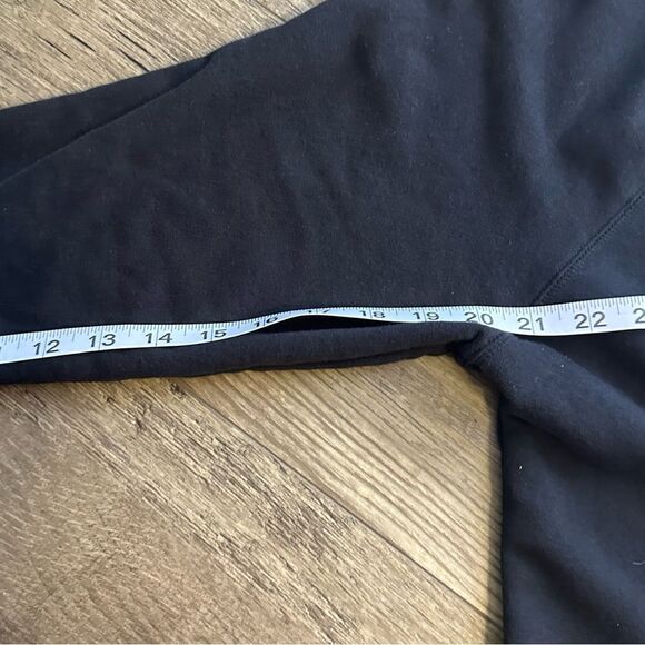 Peloton Black and White Logo Sweatshirt in Size Medium - Picture 11 of 13